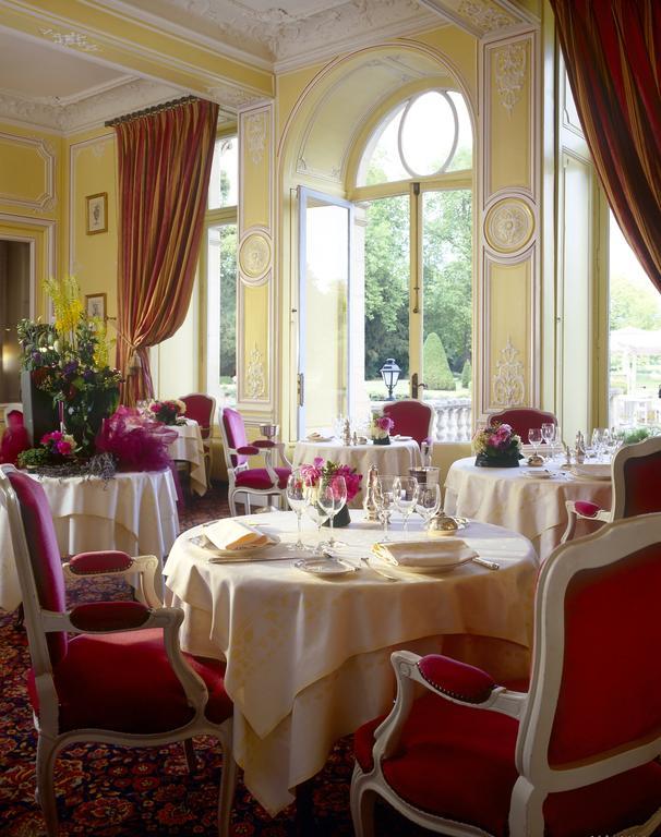 Chateau D'Esclimont Saint-Symphorien-le-Chateau Restaurant bilde