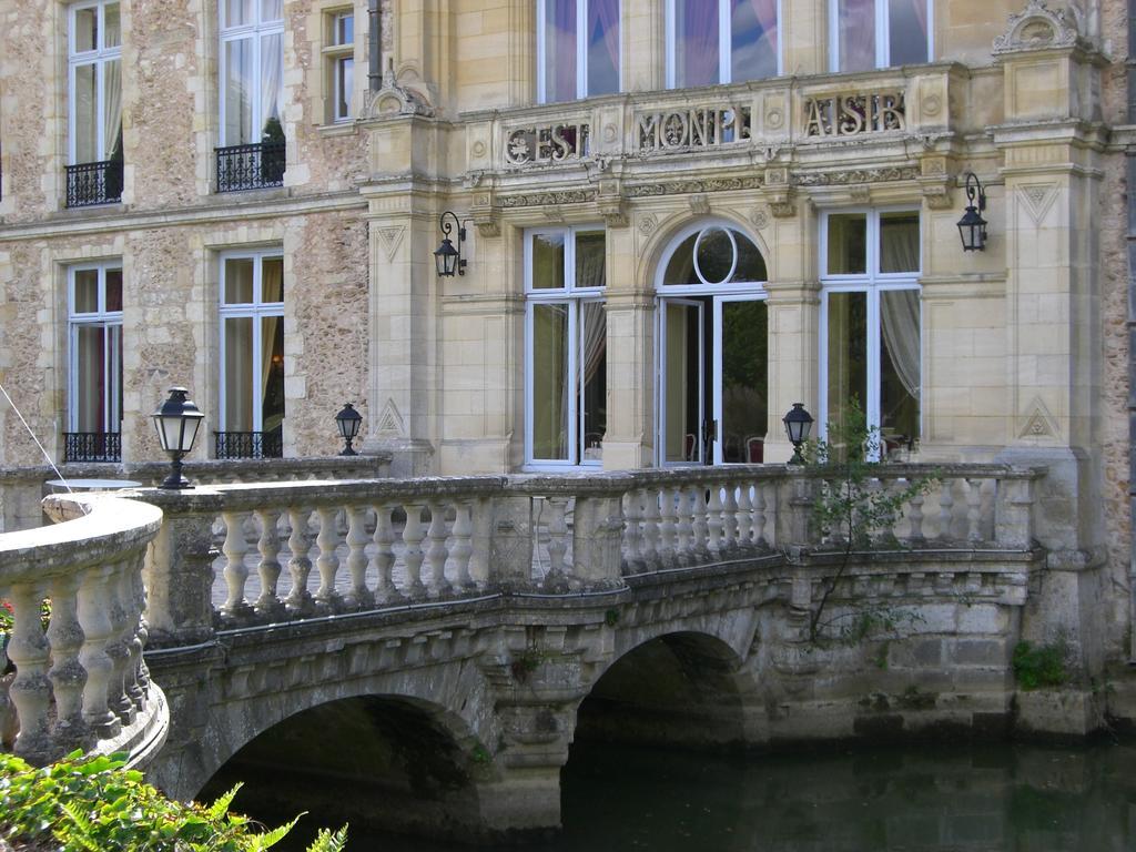 Chateau D'Esclimont Saint-Symphorien-le-Chateau Eksteriør bilde